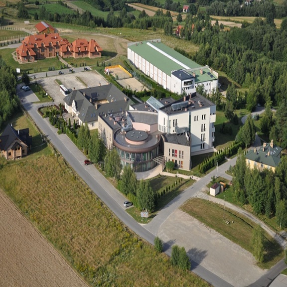 Polonya-Bilgi-Teknolojisi-ve-Yönetim-Üniversitesi-1