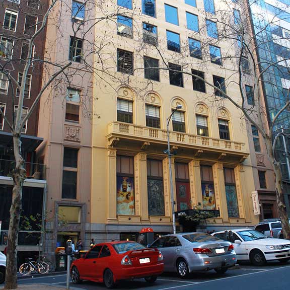 Universal-Institute-of-Technology-avustralya-dil-okulu-1