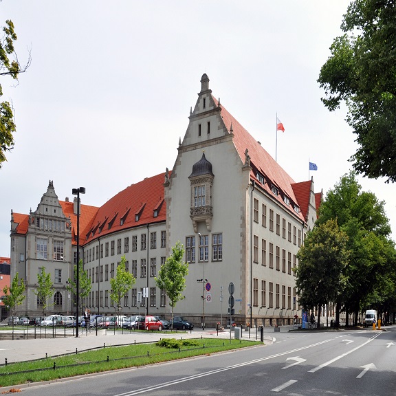 Wroclaw-Teknoloji-Üniversitesi-Polonya-1